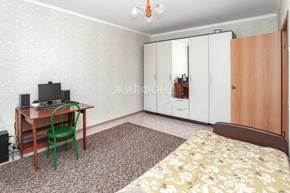 
   Продам 1-комнатную, 36.3 м², Петухова ул, 103/2

. Фото 3.