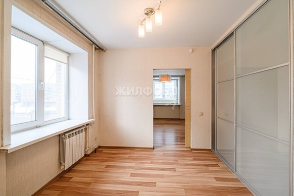 
   Продам 3-комнатную, 59 м², Красный пр-кт, 96

. Фото 12.