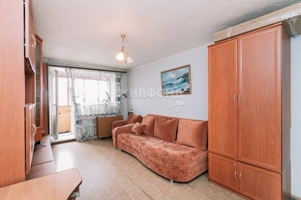
   Продам 1-комнатную, 32.2 м², Петухова ул, 32

. Фото 2.