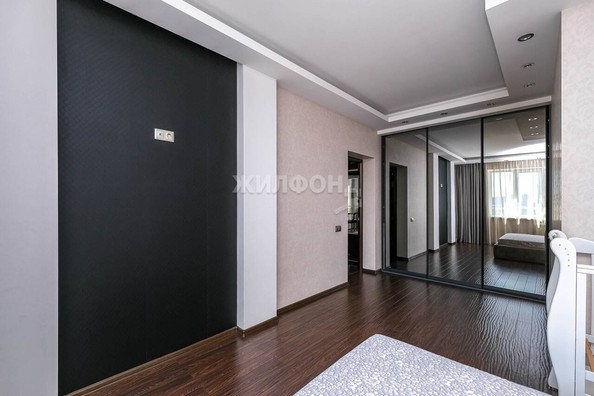 
   Продам 2-комнатную, 67.3 м², Красный пр-кт, 181

. Фото 22.