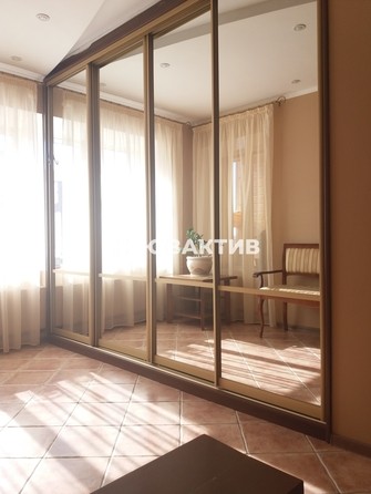 
   Продам дом, 208.5 м², Новосибирск

. Фото 12.