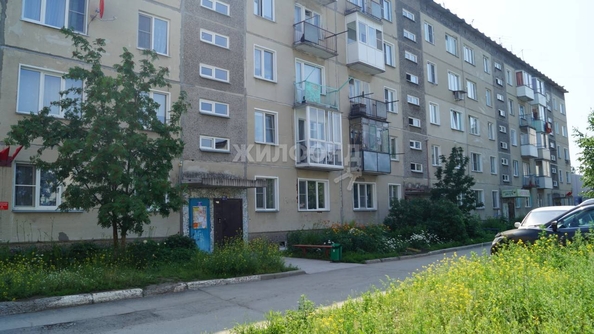 
   Продам 3-комнатную, 57.1 м², Октябрьская ул, 9

. Фото 3.