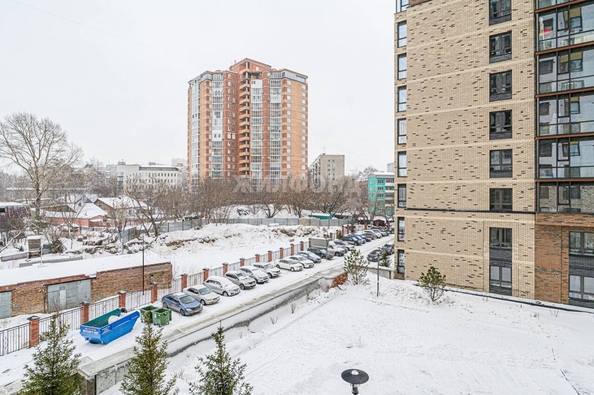 
   Продам 3-комнатную, 77.8 м², Кошурникова ул, 23

. Фото 21.