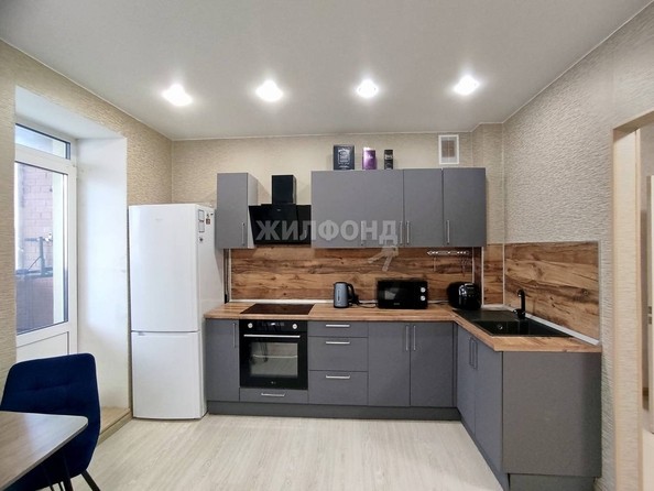 
   Продам 2-комнатную, 43.3 м², Юности ул, 3

. Фото 2.