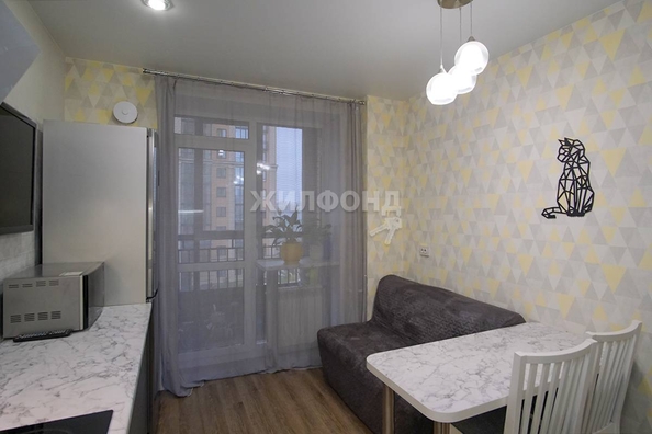 
   Продам 2-комнатную, 53 м², Николая Островского ул, 60

. Фото 5.