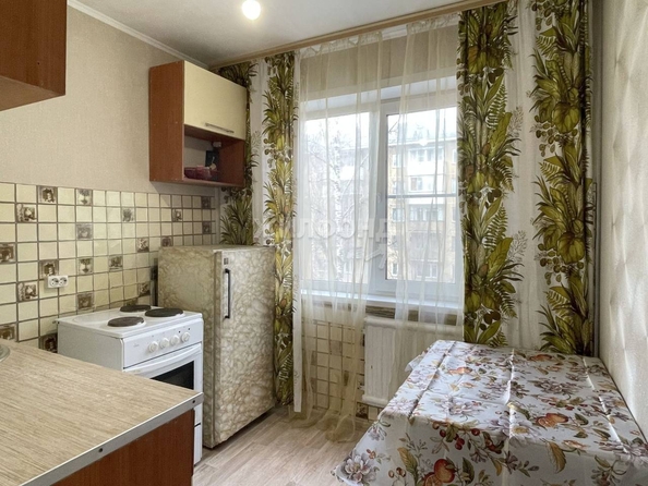 
   Продам 2-комнатную, 44.2 м², Ватутина ул, 49

. Фото 3.