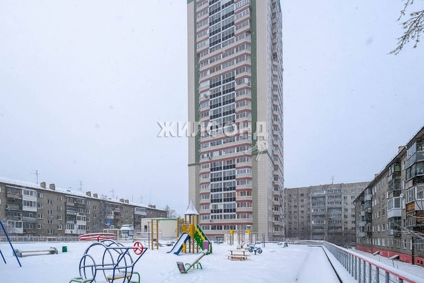 
   Продам 2-комнатную, 57.5 м², Сибирская ул, 42

. Фото 7.