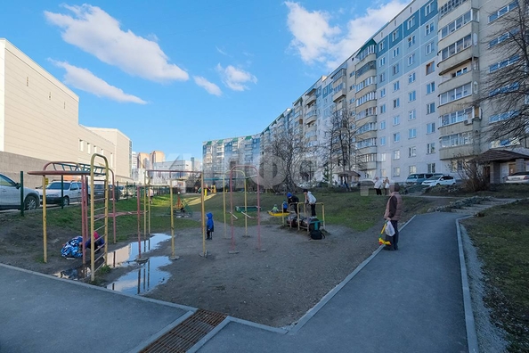 
   Продам 3-комнатную, 65.7 м², Лазурная ул, 10

. Фото 32.