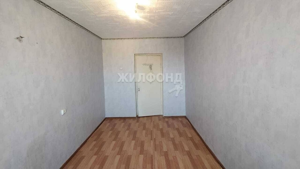 
   Продам секционку, 11 м², Шукшина ул, 17

. Фото 3.