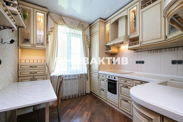 
   Продам 2-комнатную, 50 м², В. Высоцкого ул, 50/3

. Фото 3.