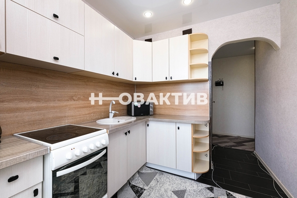 
   Продам 3-комнатную, 68.3 м², Троллейная ул, 71

. Фото 27.