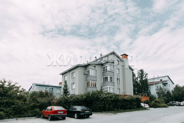 
   Продам 4-комнатную, 121.7 м², 5-й микрорайон, 3/2

. Фото 16.