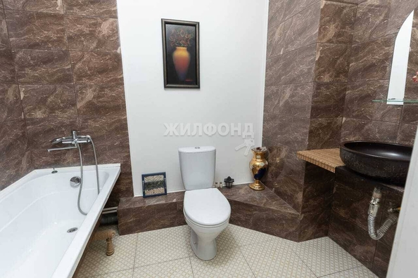 
   Продам 3-комнатную, 73 м², Кирова ул, 236

. Фото 21.