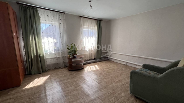 
   Продам дом, 35.2 м², Новосибирск

. Фото 4.