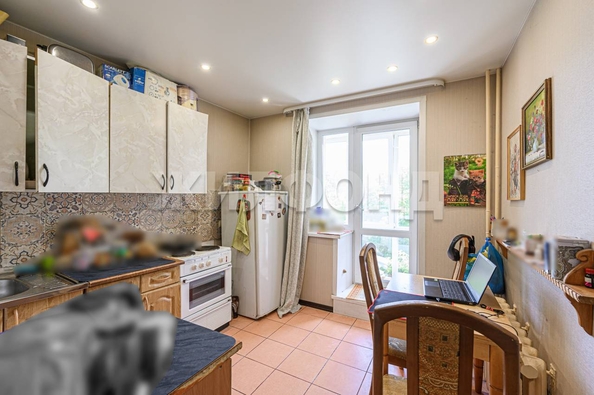 
   Продам 2-комнатную, 49.4 м², Героев Труда ул, 20

. Фото 2.