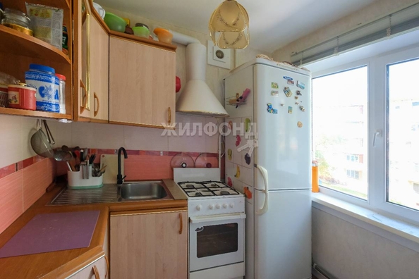 
   Продам 3-комнатную, 48 м², Петухова ул, 108

. Фото 8.