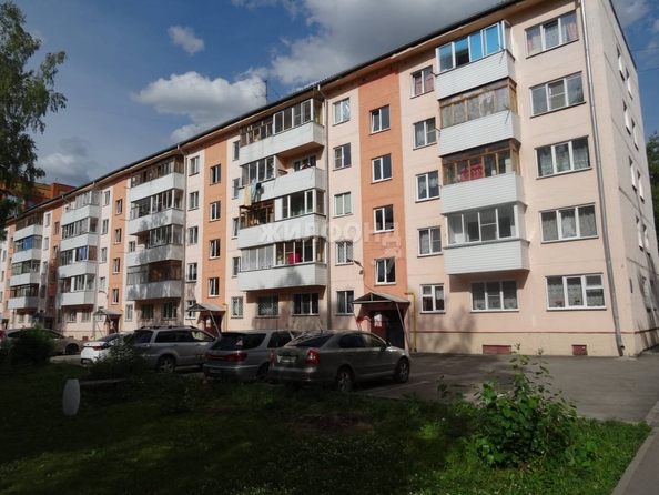 
   Продам 3-комнатную, 48 м², Петухова ул, 108

. Фото 20.