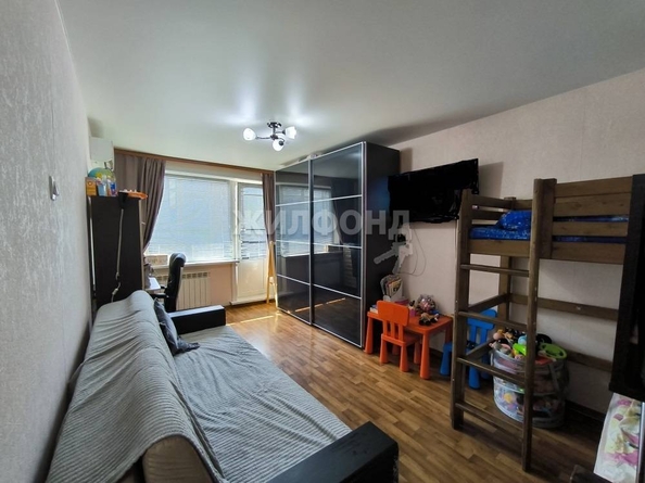 
   Продам 1-комнатную, 29.6 м², Связистов ул, 139

. Фото 1.