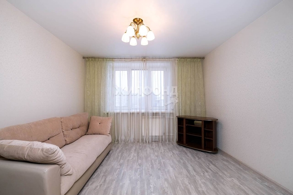 
   Продам 3-комнатную, 60 м², Сибиряков-Гвардейцев ул, 59

. Фото 9.