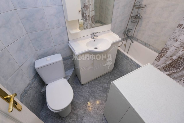 
   Продам 3-комнатную, 60 м², Сибиряков-Гвардейцев ул, 59

. Фото 14.