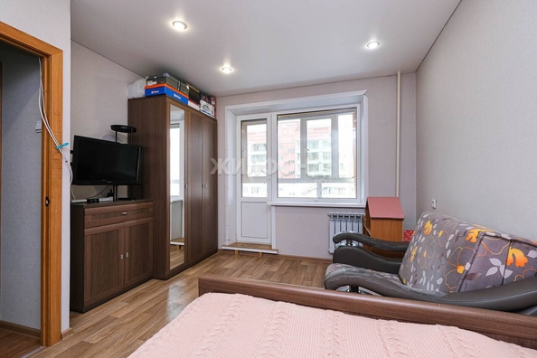 
   Продам 1-комнатную, 26 м², Петухова ул, 101

. Фото 2.