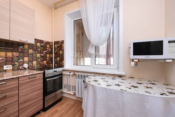 
   Продам 1-комнатную, 26 м², Петухова ул, 101

. Фото 14.