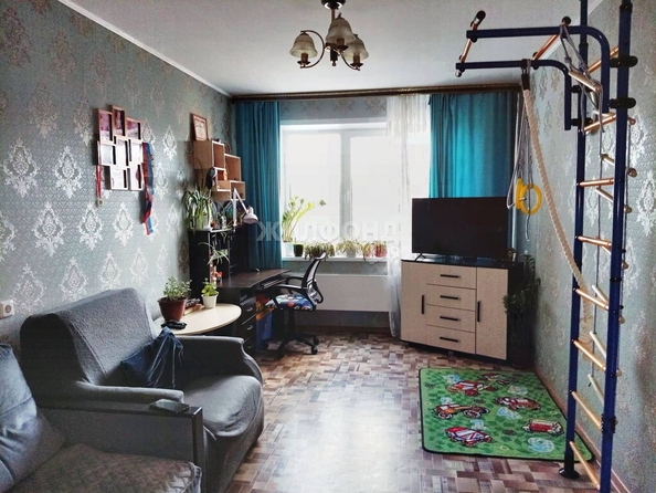 
   Продам 2-комнатную, 52.2 м², Петухова ул, 156

. Фото 1.