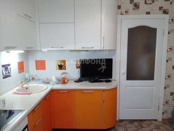 
   Продам 2-комнатную, 52.2 м², Петухова ул, 156

. Фото 3.