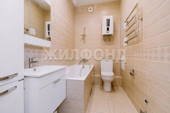 
   Продам 3-комнатную, 80.1 м², 7-й микрорайон, 18

. Фото 17.