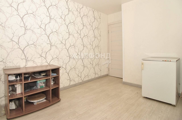 
   Продам 3-комнатную, 60.1 м², Петухова ул, 120

. Фото 11.