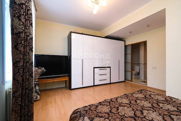 
   Продам 5-комнатную, 186.9 м², Октябрьская ул, 81

. Фото 20.