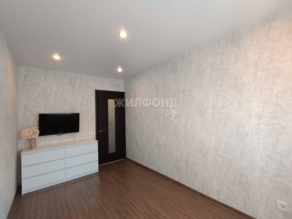 
   Продам 3-комнатную, 56 м², Связистов ул, 125

. Фото 4.