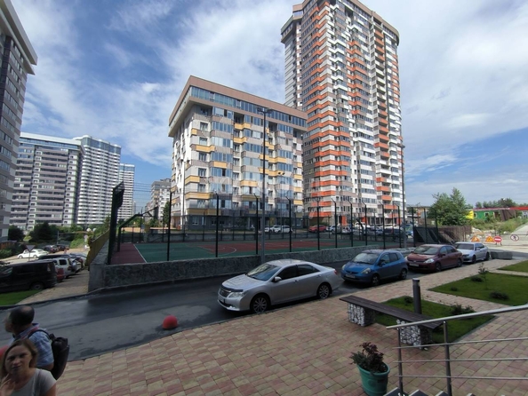 
   Продам 2-комнатную, 66.8 м², Лескова ул, 35

. Фото 17.