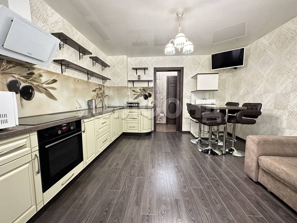 
   Продам 3-комнатную, 100.72 м², Северный мкр, 2

. Фото 2.