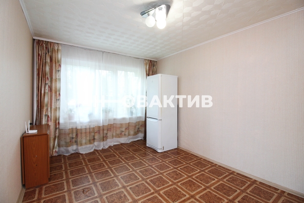 
   Продам 3-комнатную, 59.9 м², Петухова ул, 146

. Фото 6.