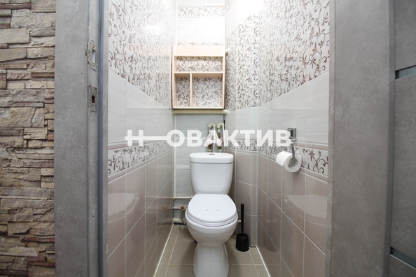 
   Продам 3-комнатную, 59.9 м², Петухова ул, 146

. Фото 13.