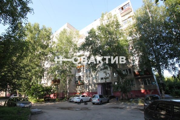 
   Продам 3-комнатную, 59.9 м², Петухова ул, 146

. Фото 21.