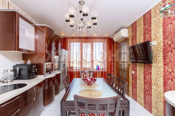 
   Продам 3-комнатную, 109.4 м², Дуси Ковальчук ул, 252

. Фото 3.