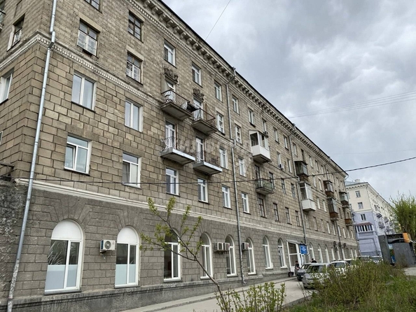 
   Продам 2-комнатную, 56.1 м², Сибиряков-Гвардейцев ул, 36

. Фото 8.