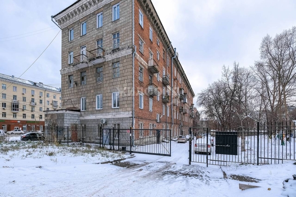 
   Продам 2-комнатную, 56.1 м², Сибиряков-Гвардейцев ул, 36

. Фото 21.