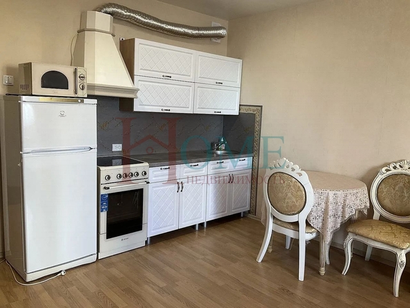 
  Сдам в аренду 1-комнатную квартиру, 35 м², Новосибирск

. Фото 1.