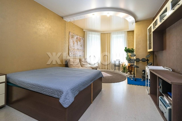 
   Продам 1-комнатную, 55.2 м², Краснообск, 102

. Фото 2.