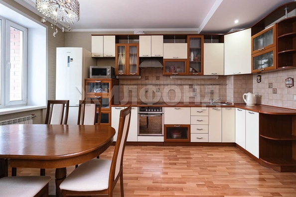 
   Продам 3-комнатную, 96.9 м², Гоголя ул, 42

. Фото 4.