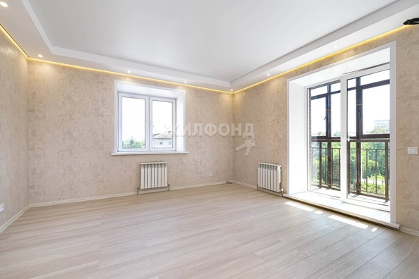 
   Продам 2-комнатную, 60.6 м², Героев Революции ул, 23/1

. Фото 1.