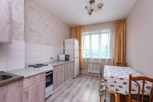 
   Продам 2-комнатную, 60 м², Оловозаводская ул, 15

. Фото 1.