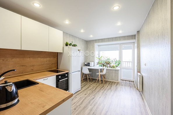 
   Продам 2-комнатную, 58 м², Рассветная ул, 1/1

. Фото 1.