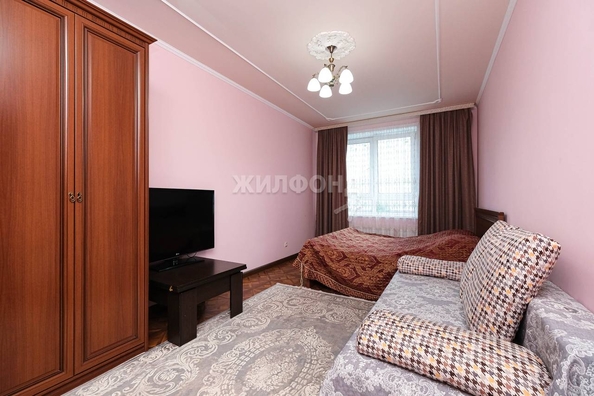 
   Продам 3-комнатную, 83.2 м², Серафимовича ул, 18а

. Фото 1.