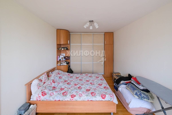 
   Продам 2-комнатную, 42 м², Семьи Шамшиных ул, 37а

. Фото 1.