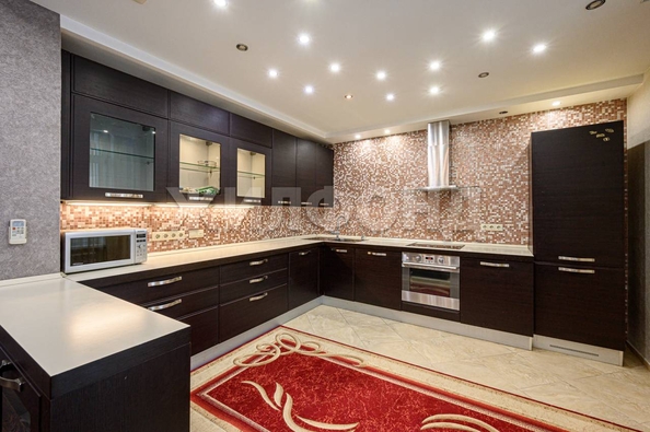 
   Продам 3-комнатную, 117.4 м², Щетинкина ул, 49

. Фото 5.