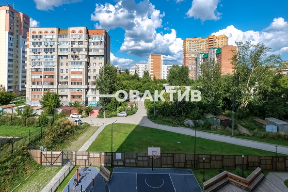 
   Продам 3-комнатную, 62.6 м², 2-я Обская ул, 71/1

. Фото 26.